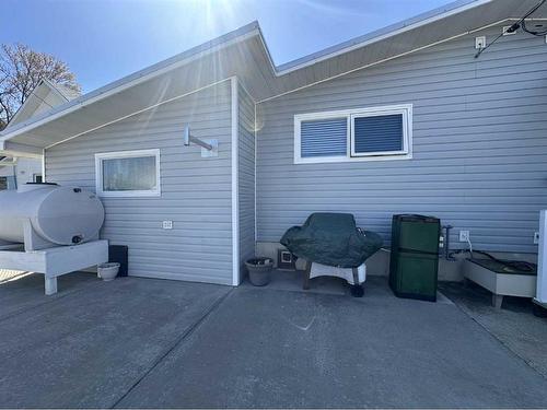 106 4 Avenue West, Hanna, AB - Outdoor With Exterior