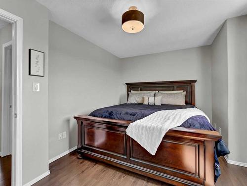 172 Pleasant Park Road West, Brooks, AB - Indoor Photo Showing Bedroom