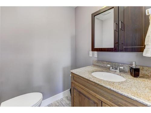 210 1 Street West, Drumheller, AB - Indoor Photo Showing Bathroom