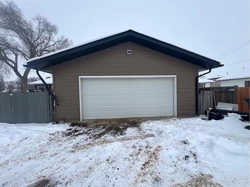 605 6 Avenue East, Drumheller, AB - Outdoor With Exterior