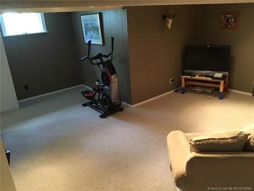 605 6 Avenue East, Drumheller, AB - Indoor Photo Showing Gym Room