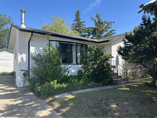 606 Palliser Trail, Hanna, AB - Outdoor