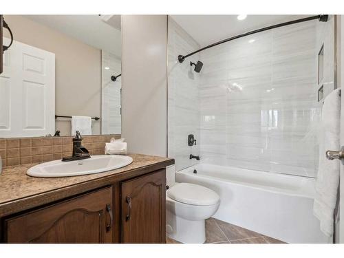 110 Coventry Crescent Ne, Calgary, AB - Indoor Photo Showing Bathroom