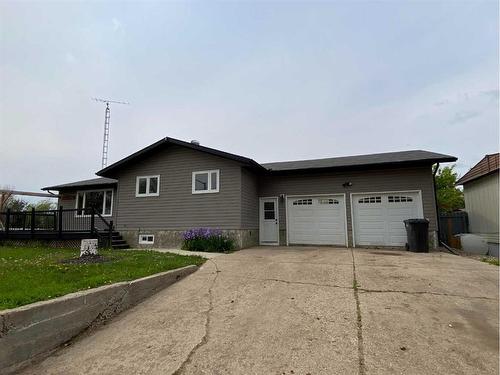 534 Iris Street, Rosemary, AB - Outdoor