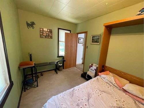 202082 Hwy 873, Rural Newell, County Of, AB - Indoor Photo Showing Bedroom