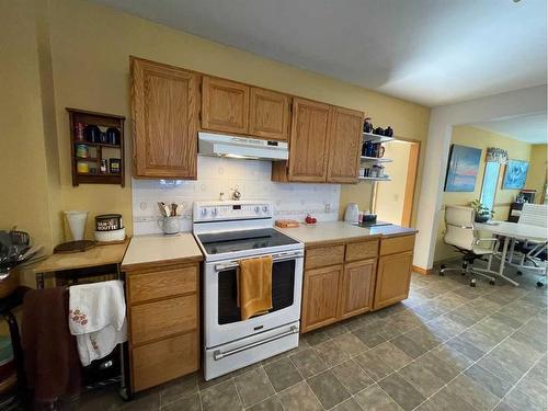 202082 Hwy 873, Rural Newell, County Of, AB - Indoor Photo Showing Kitchen