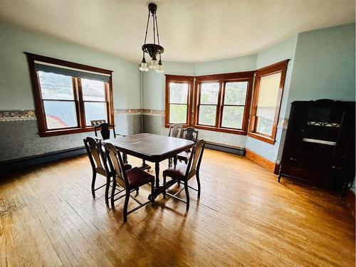 416 2 Street West, Oyen, AB - Indoor Photo Showing Dining Room