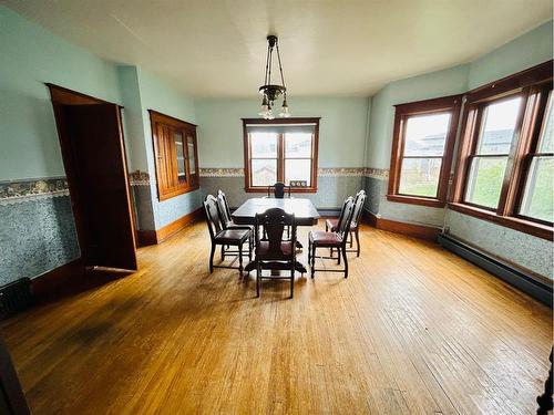 416 2 Street West, Oyen, AB - Indoor Photo Showing Dining Room