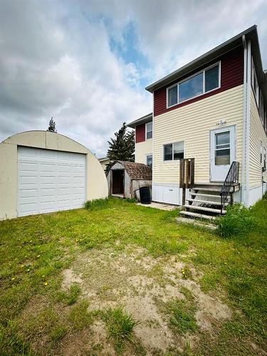 416 2 Street West, Oyen, AB - Outdoor With Exterior