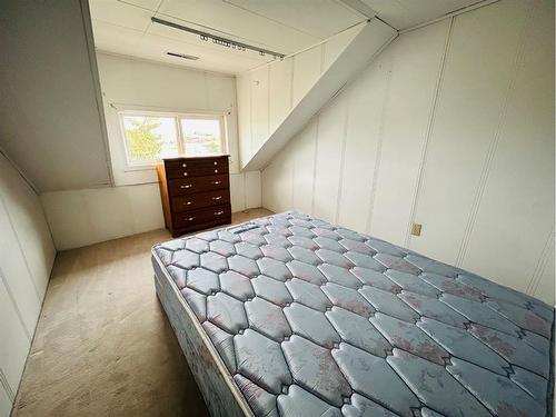 416 2 Street West, Oyen, AB - Indoor Photo Showing Bedroom