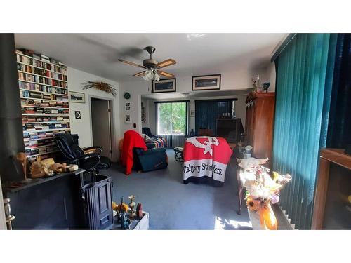 227 6 Street, Drumheller, AB - Indoor Photo Showing Other Room