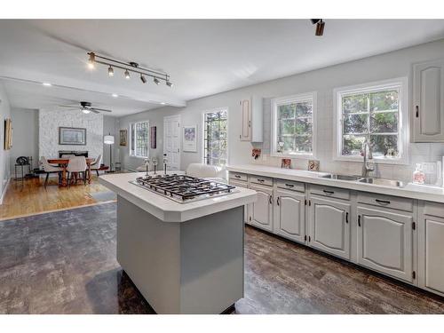 150 9 Street Nw, Drumheller, AB - Indoor Photo Showing Kitchen With Double Sink