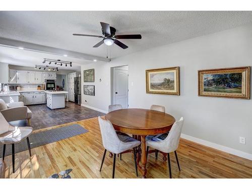 150 9 Street Nw, Drumheller, AB - Indoor Photo Showing Dining Room