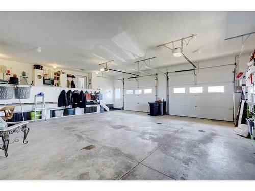 180048 29-4 Township, Rural Starland County, AB - Indoor Photo Showing Garage