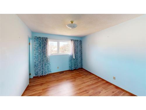 808 3 Avenue, Bassano, AB - Indoor Photo Showing Other Room