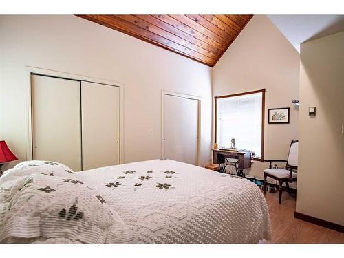 101 Riverside Street, Markerville, AB - Indoor Photo Showing Bedroom