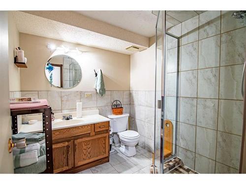 101 Riverside Street, Markerville, AB - Indoor Photo Showing Bathroom