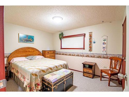 101 Riverside Street, Markerville, AB - Indoor Photo Showing Bedroom