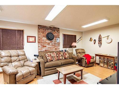 101 Riverside Street, Markerville, AB - Indoor Photo Showing Living Room