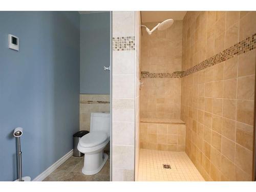 182048 Rge Rd 163, Rural Newell, County Of, AB - Indoor Photo Showing Bathroom