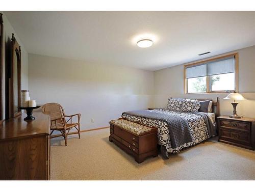 182048 Rge Rd 163, Rural Newell, County Of, AB - Indoor Photo Showing Bedroom