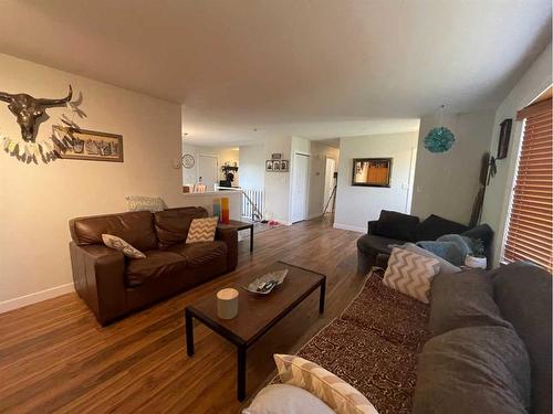 103 181057 Hwy 873, Rural Newell, County Of, AB - Indoor Photo Showing Living Room