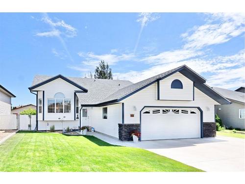 40 Upland Street, Brooks, AB - Outdoor