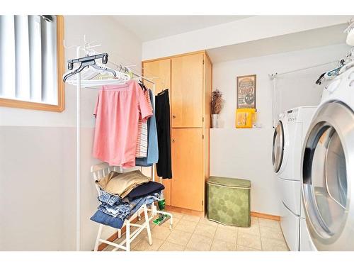 40 Upland Street, Brooks, AB - Indoor Photo Showing Laundry Room