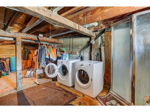 312031 Rr 19-2, Morrin, AB - Indoor Photo Showing Laundry Room