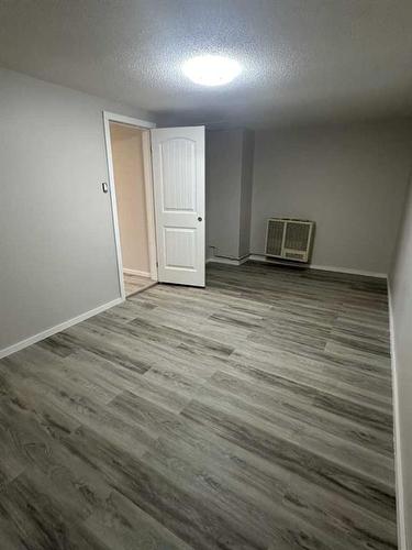 306 1 Street West, Hanna, AB - Indoor Photo Showing Other Room