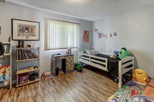 280071 Highway 841, Rural Kneehill County, AB - Indoor Photo Showing Bedroom