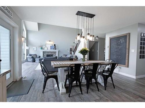 424 Gwen Avenue, Rosemary, AB - Indoor Photo Showing Dining Room