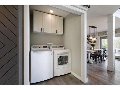 424 Gwen Avenue, Rosemary, AB - Indoor Photo Showing Laundry Room