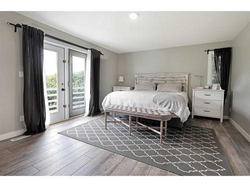 424 Gwen Avenue, Rosemary, AB - Indoor Photo Showing Bedroom