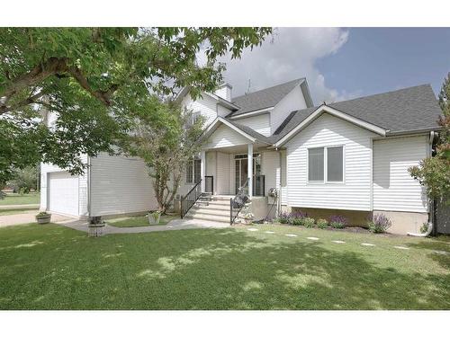 424 Gwen Avenue, Rosemary, AB - Outdoor With Facade