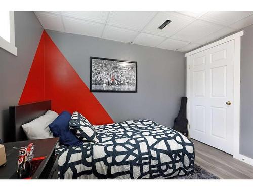 424 Gwen Avenue, Rosemary, AB - Indoor Photo Showing Bedroom