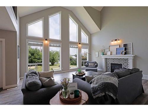 424 Gwen Avenue, Rosemary, AB - Indoor Photo Showing Living Room With Fireplace