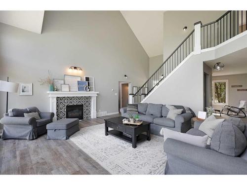 424 Gwen Avenue, Rosemary, AB - Indoor Photo Showing Living Room With Fireplace