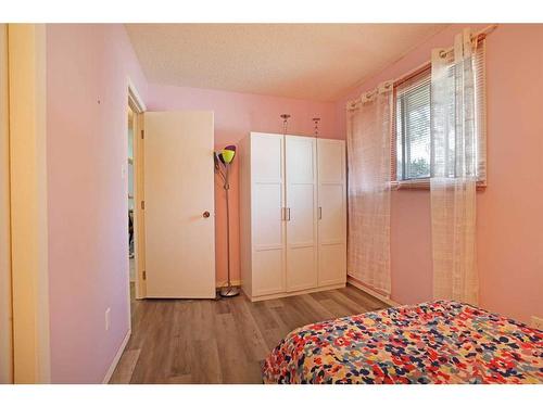 68 Chinook Way West, Brooks, AB - Indoor Photo Showing Bedroom