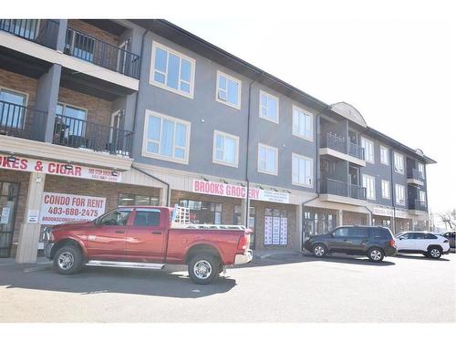 24-330 2 Street West, Brooks, AB - Outdoor