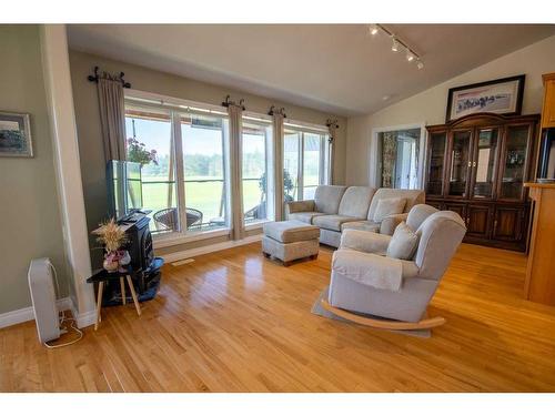 Range Road 43, Rural Mountain View County, AB - Indoor Photo Showing Living Room