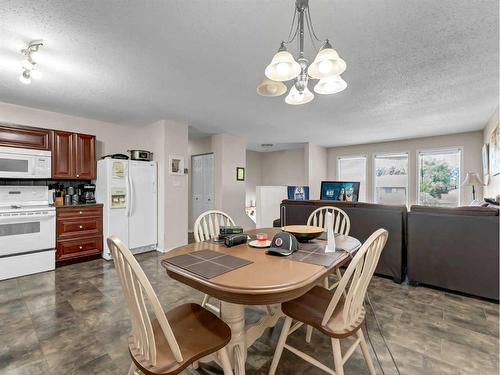 79 Wildrose Avenue West, Brooks, AB - Indoor Photo Showing Dining Room