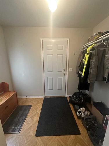 413 6 Avenue West, Hanna, AB - Indoor Photo Showing Other Room