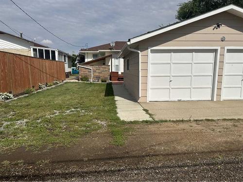 413 6 Avenue West, Hanna, AB - Outdoor