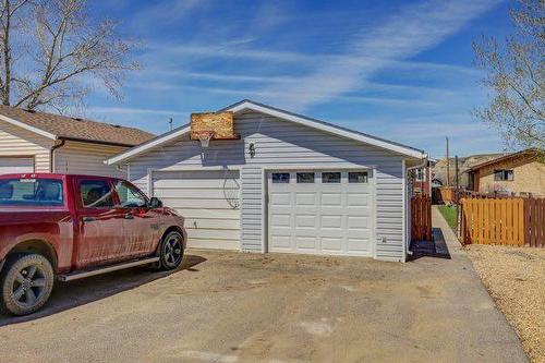 1345 4 Avenue Sw, Drumheller, AB - Outdoor