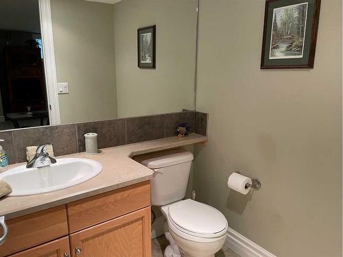 5037 Shannon Drive, Olds, AB - Indoor Photo Showing Bathroom