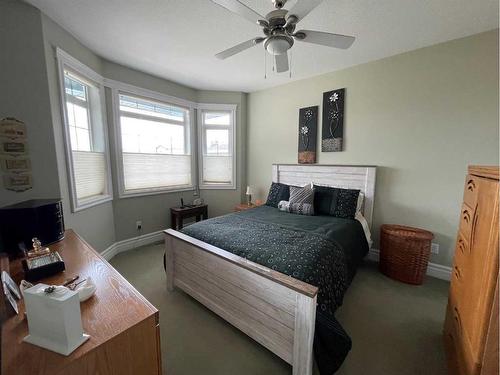 5037 Shannon Drive, Olds, AB - Indoor Photo Showing Bedroom