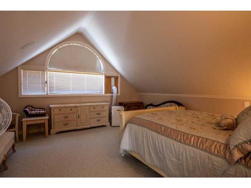 23 Range Road 62, Rural Mountain View County, AB - Indoor Photo Showing Bedroom