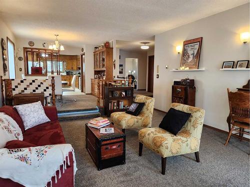 1422 Mccrimmon Drive, Carstairs, AB - Indoor Photo Showing Living Room