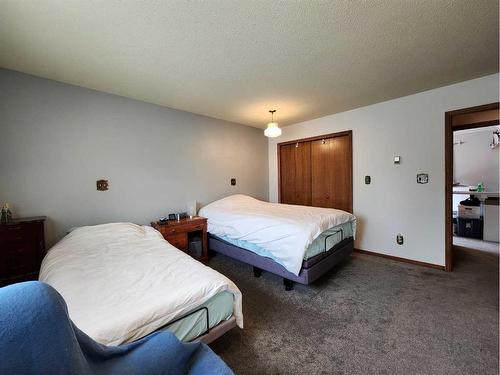 1422 Mccrimmon Drive, Carstairs, AB - Indoor Photo Showing Bedroom